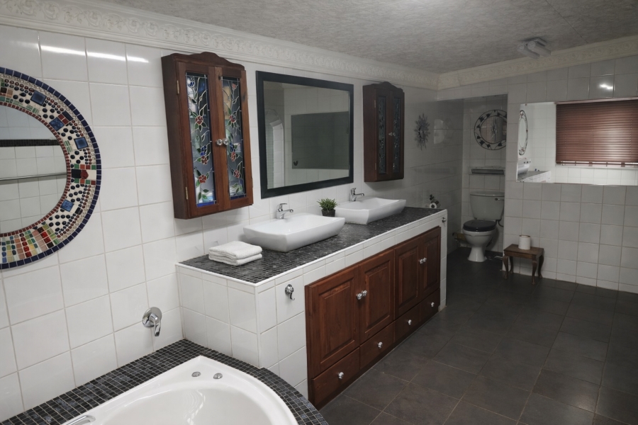 4 Bedroom Property for Sale in Bodorp North West